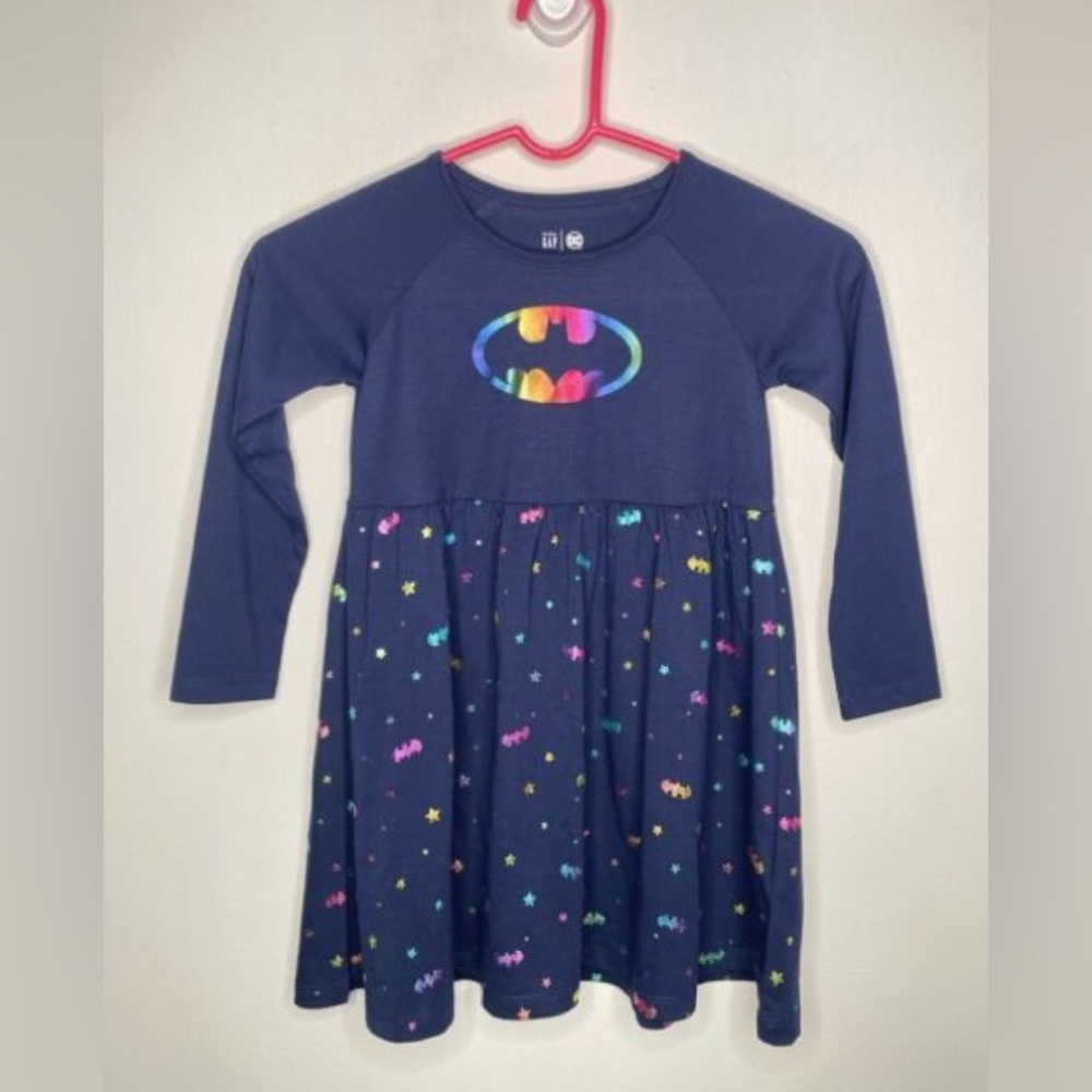 Batman dress with attached Velcro cape on back😻 size 4t from Gap